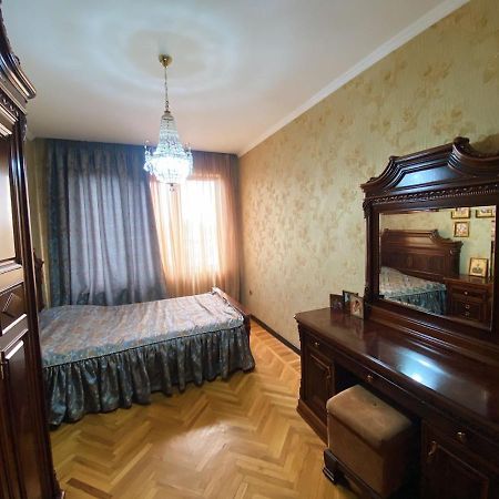 Большая Четырехкомнатная Квартира С Двумя Балконами У Моря В Центре Сухума,В Абхазии Sukhumi Exterior photo